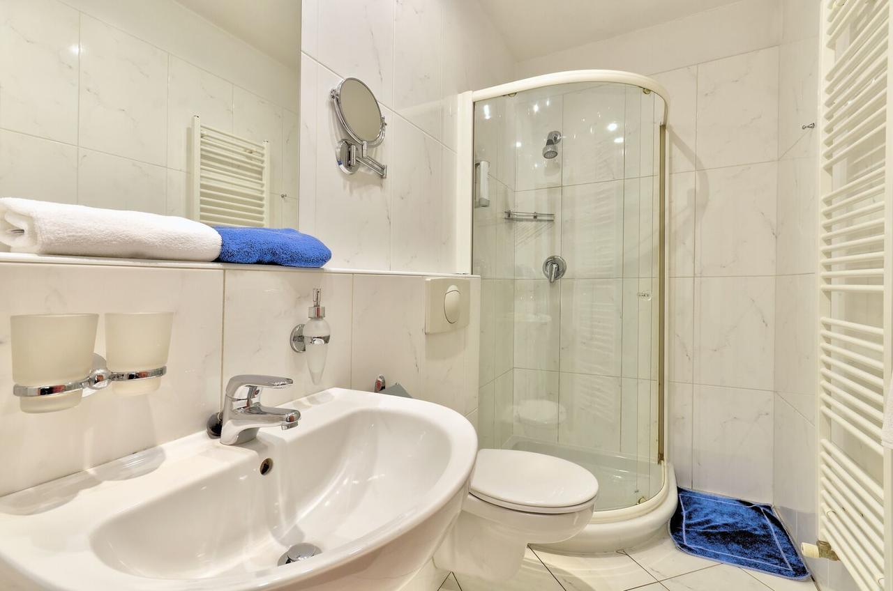 Conti 3* Písek